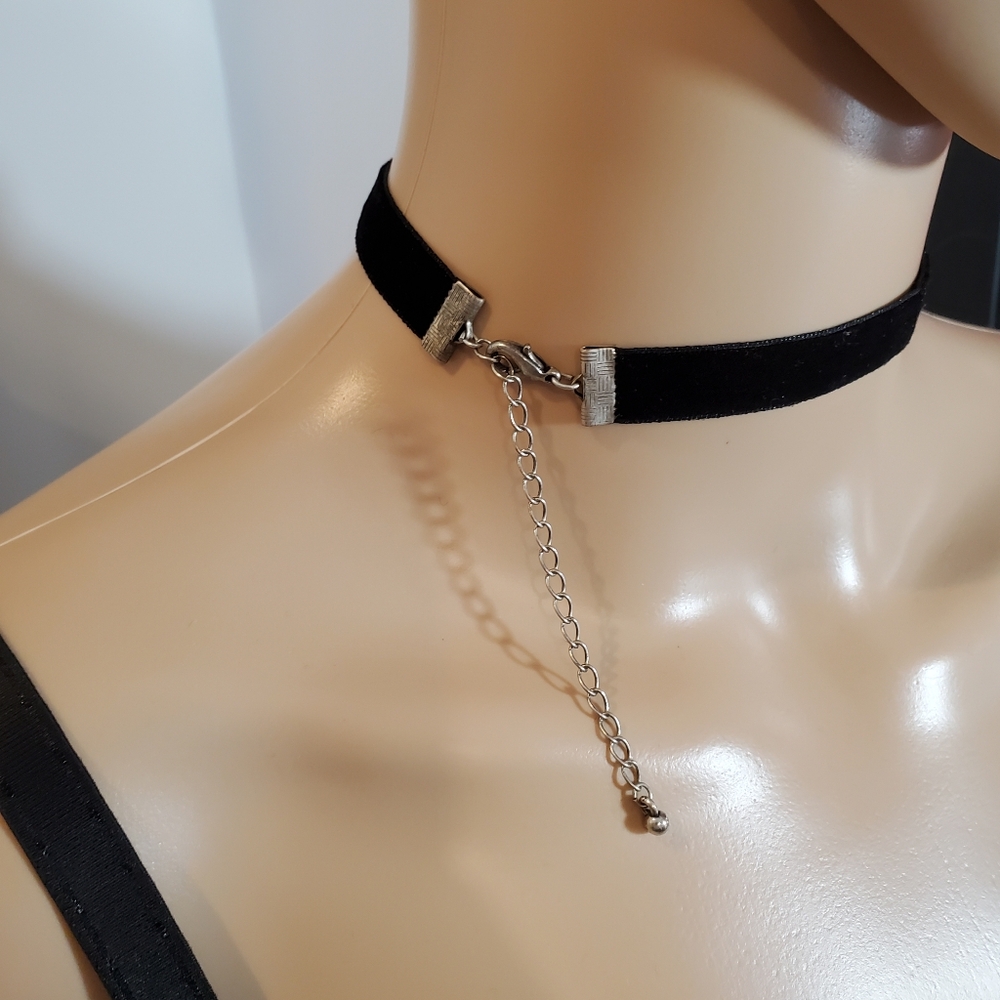 Gothic Rhinestone Choker - Picture 3 of 4